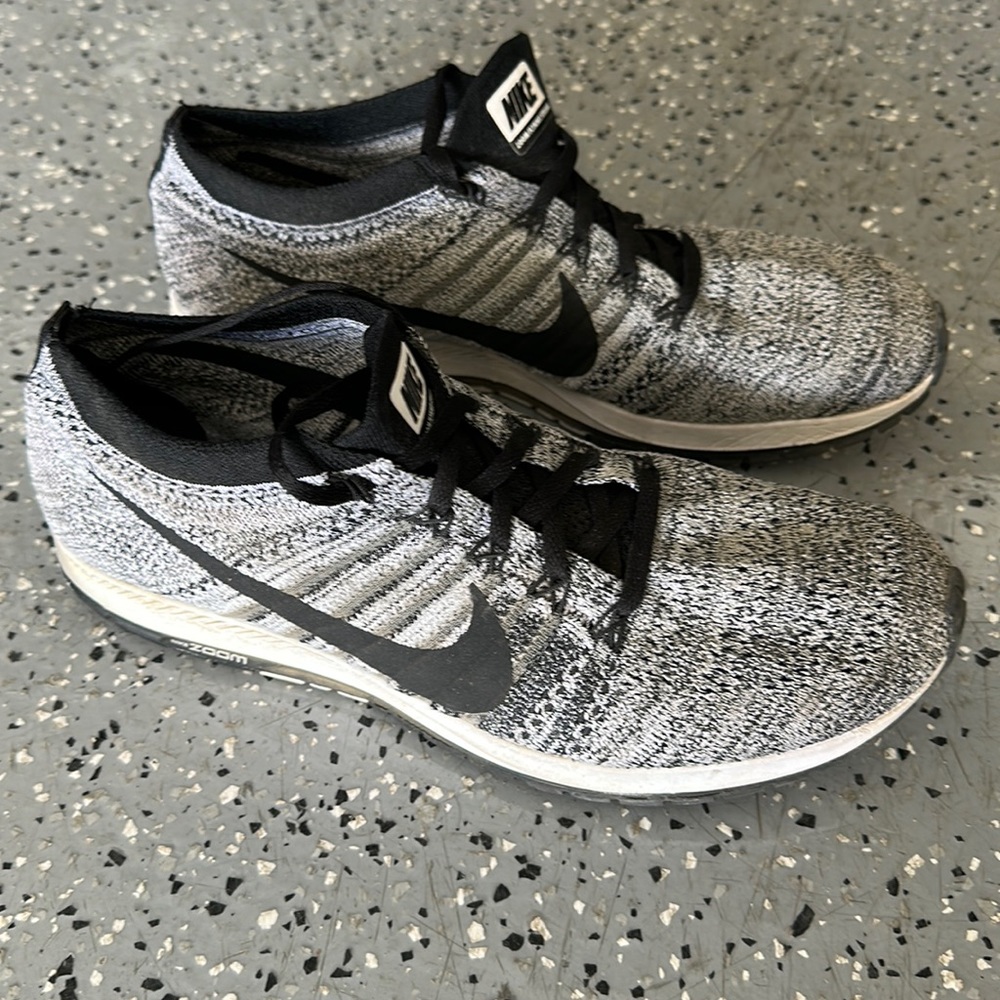Men’s NIKE Zoom Flyknit Streak sneakers - size 9